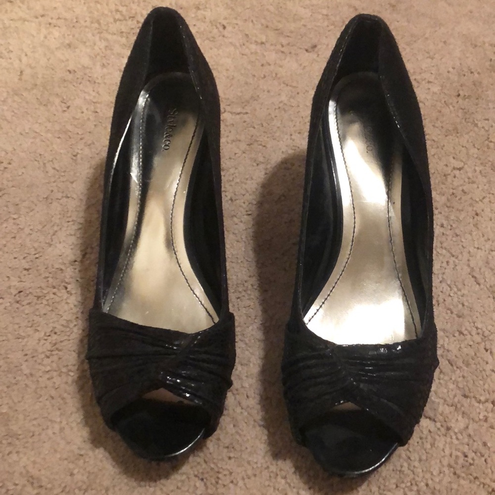 Style&co black peep toe pumps